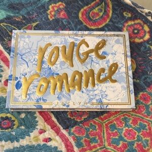 Rouge Romance Blush Palette - Gold